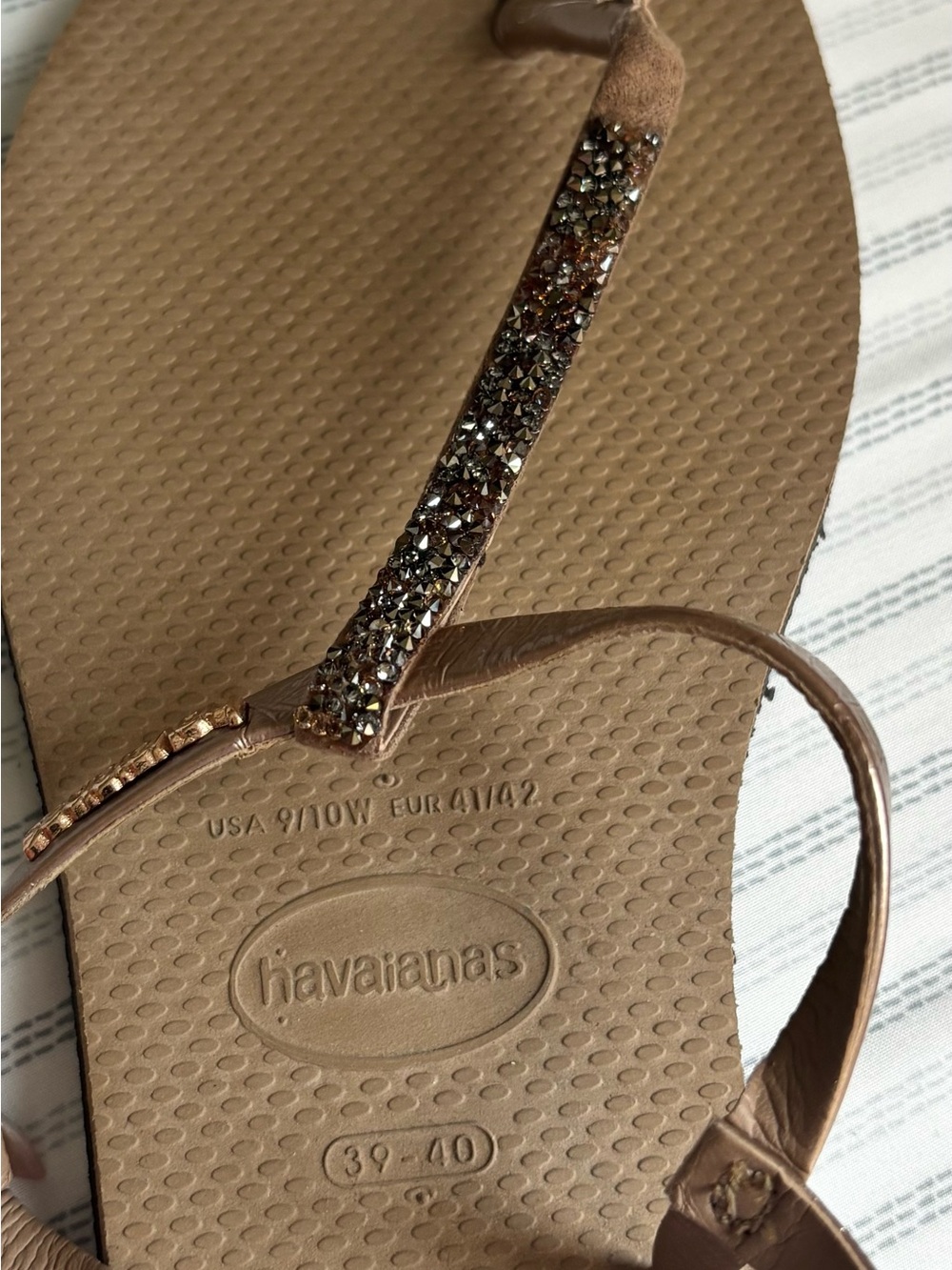 Havaianas Women’s Tan Crystal-Embellished Flip Flops size 9/10